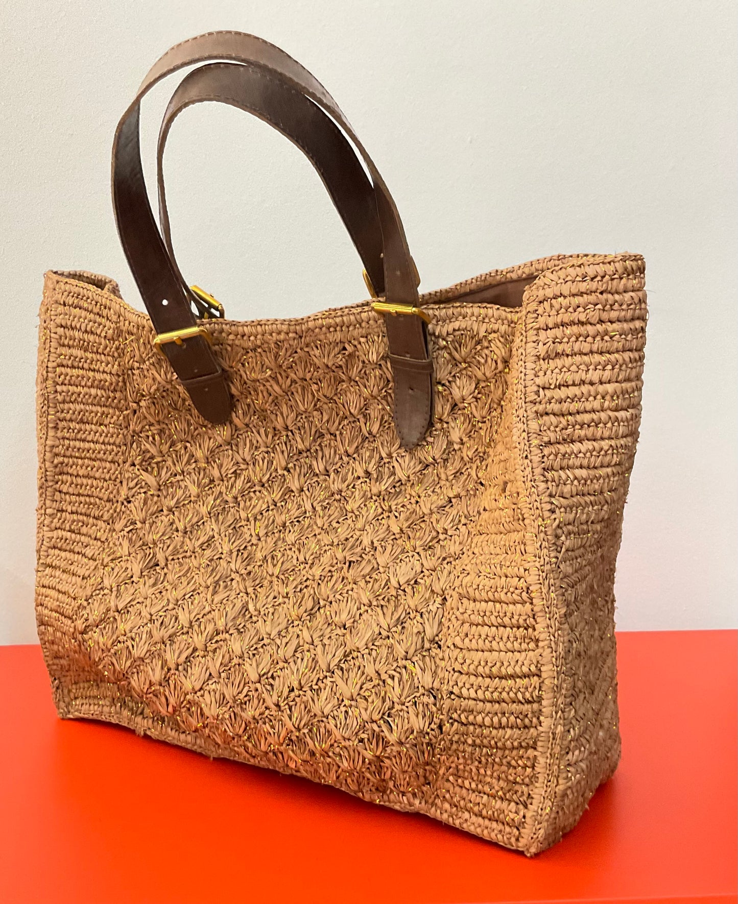 Tasche / Raffia Shopper mit Goldfaden und Ledergriffen