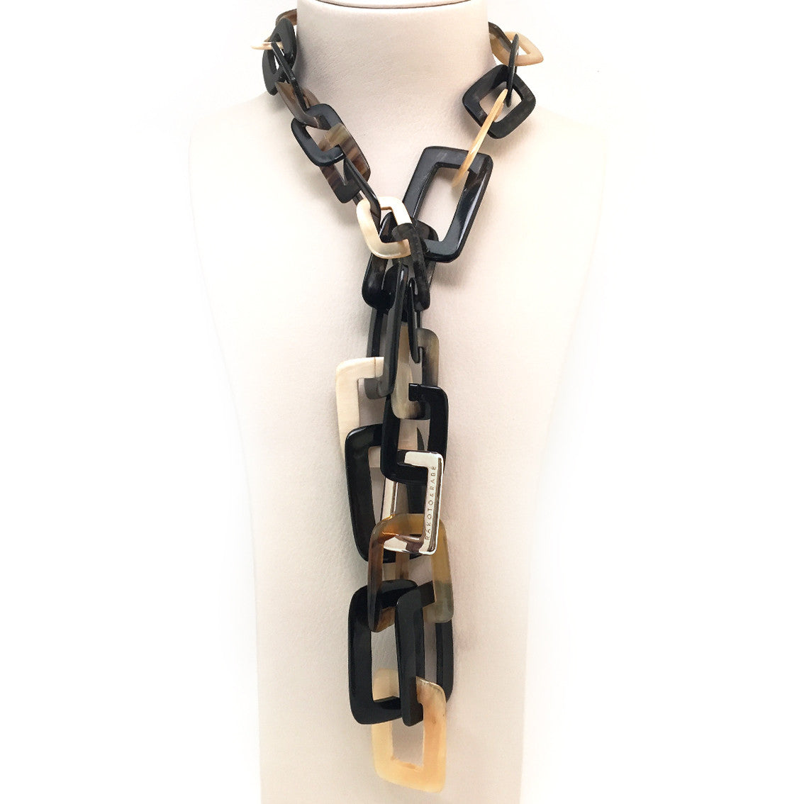 Halskette aus Horn