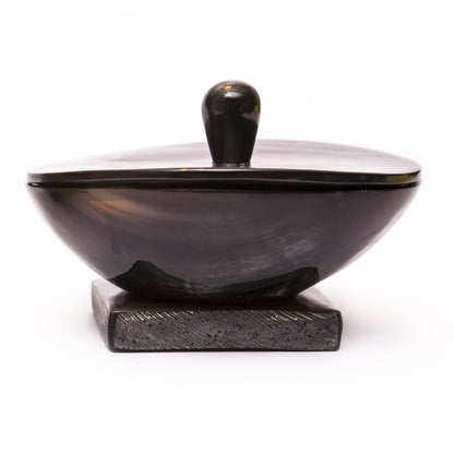 Hornschale mit Deckel